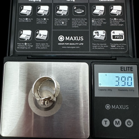 Solid Sterling Silver & Blue Topaz Ring - Picture 9 of 11